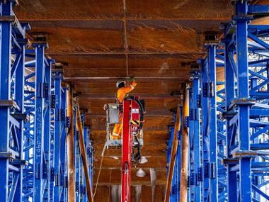 Key stage in landmark bridge reconnecting Sighthill to the city centre